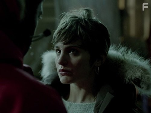 Nicholas Pinnock and Ver?nica Echegui in Фортитьюд (2015)