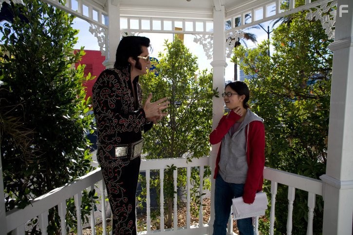 Brendan Paul and Charlyne Yi in Бумажное сердце (2009)