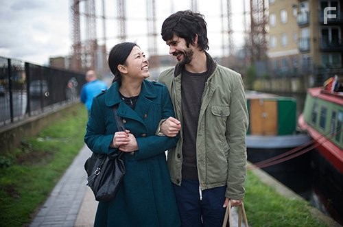 Ben Whishaw and Naomi Christie in Ритмично напевая (2014)