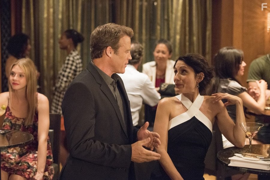 Lisa Edelstein and Mark Valley in Инструкция по разводу для женщин (2014)