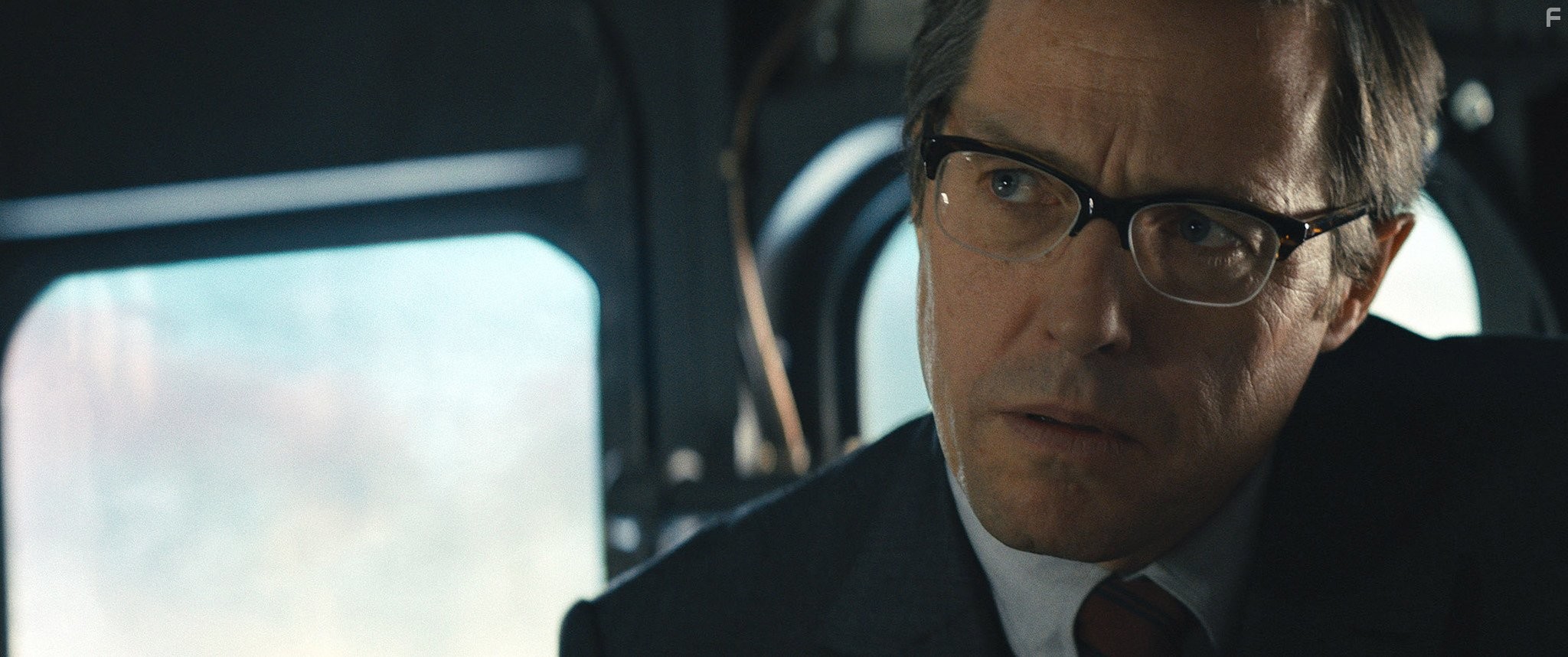 Hugh Grant in Агенты А.Н.К.Л. (2015)