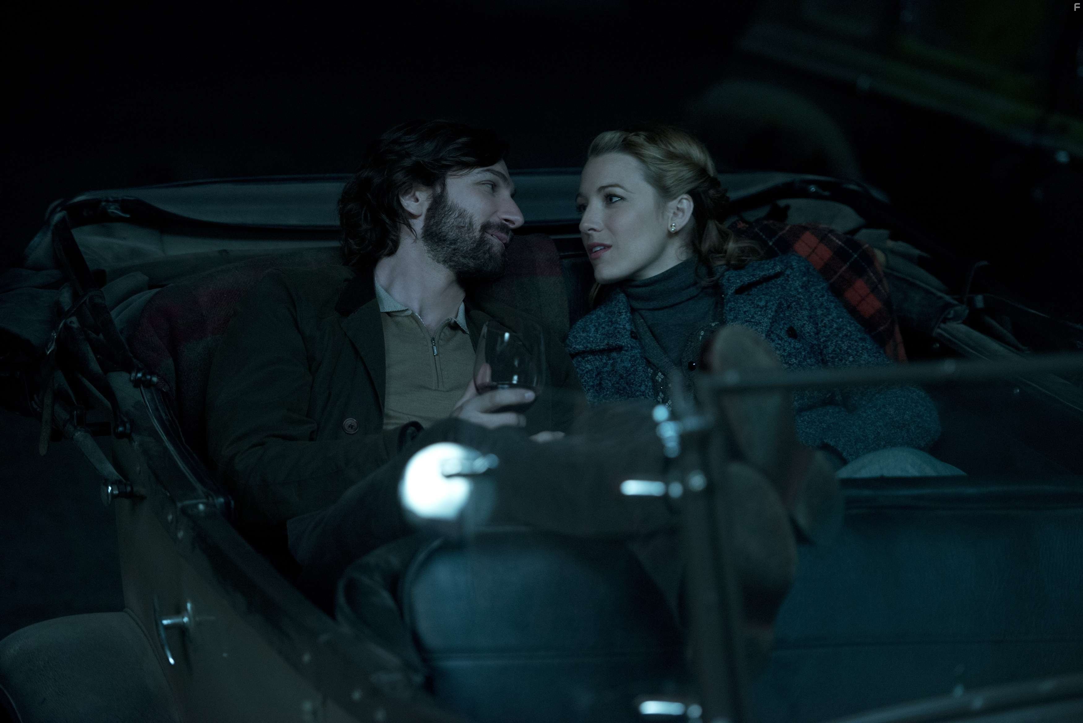Michiel Huisman and Blake Lively in Век Адалин (2015)
