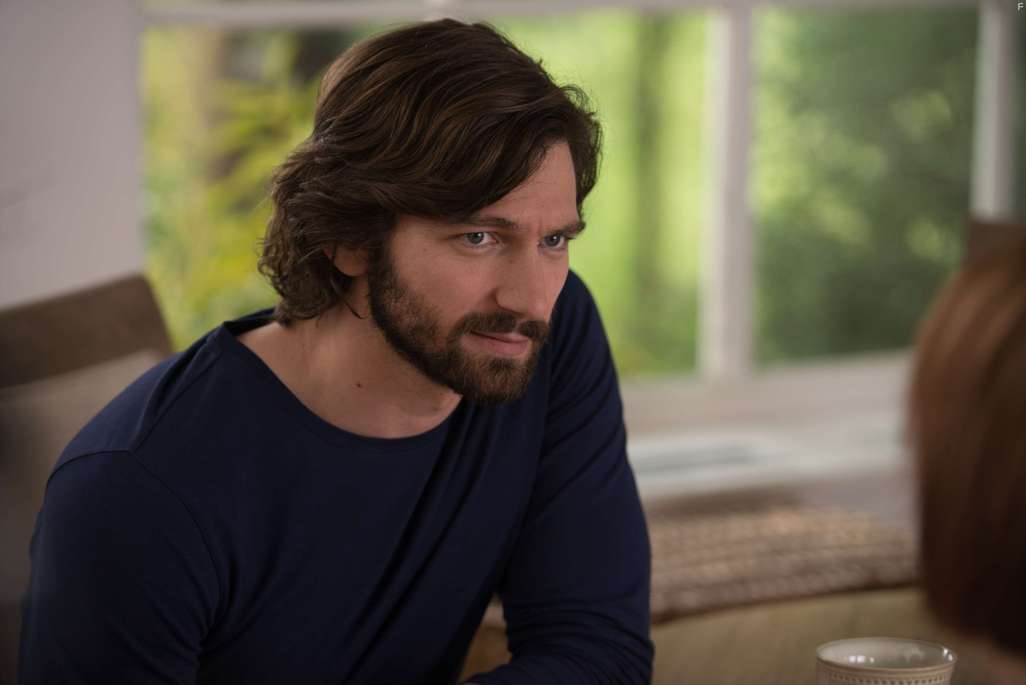 Michiel Huisman in Век Адалин (2015)