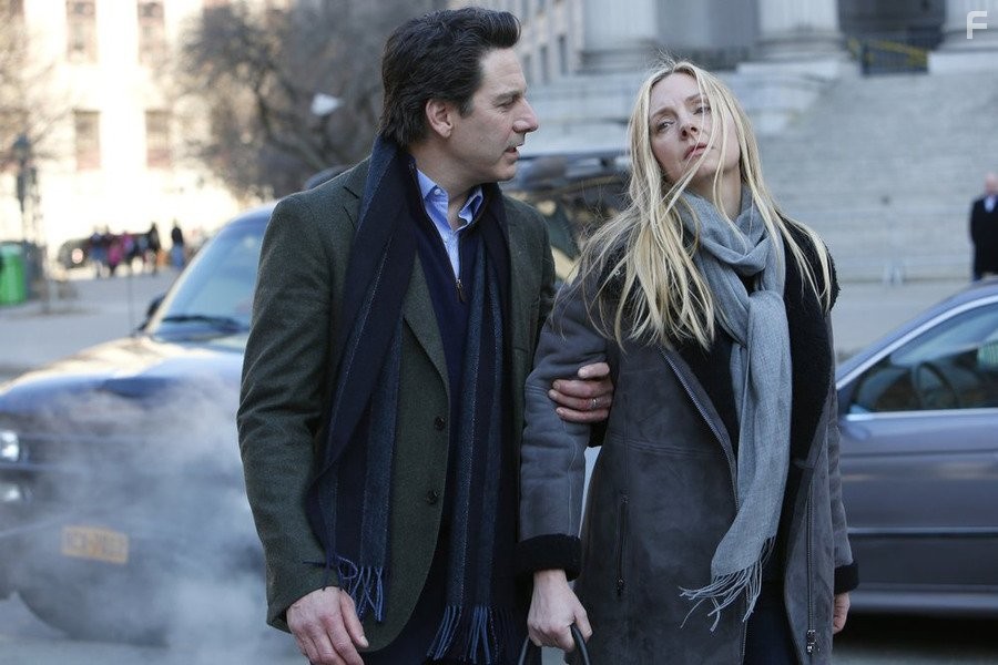 Scott Cohen and Hope Davis in Преданность (2015)