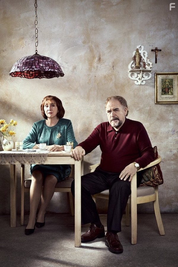Brian Cox and Maria Tucci in Пощечина (2015)
