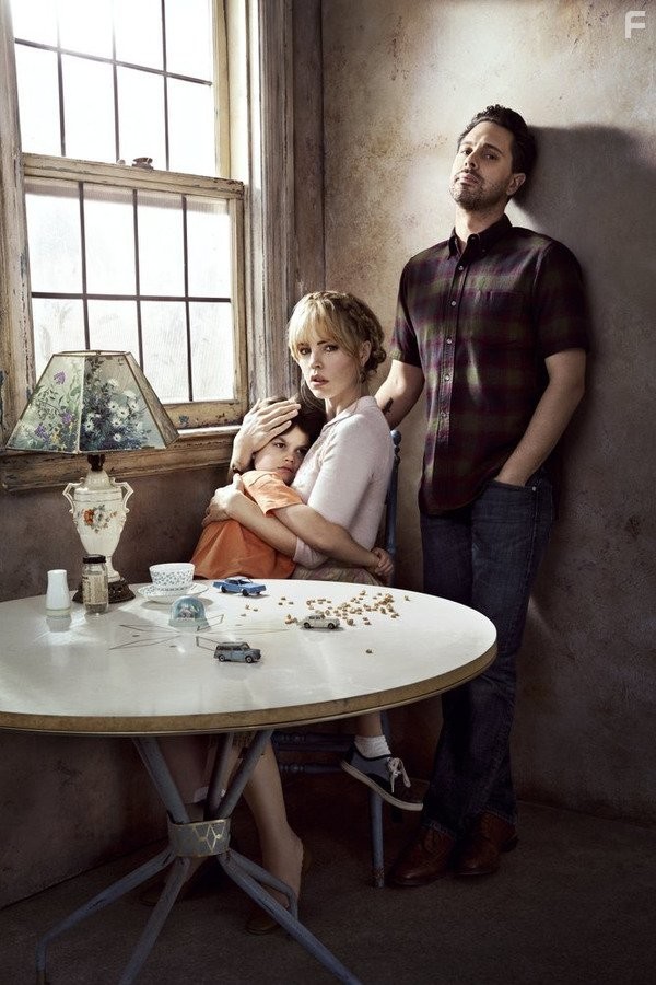 Melissa George, Thomas Sadoski, and Dylan Schombing in Пощечина (2015)