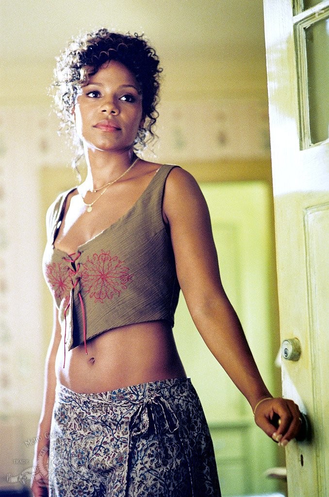 Sanaa Lathan in Внe времени (2003)