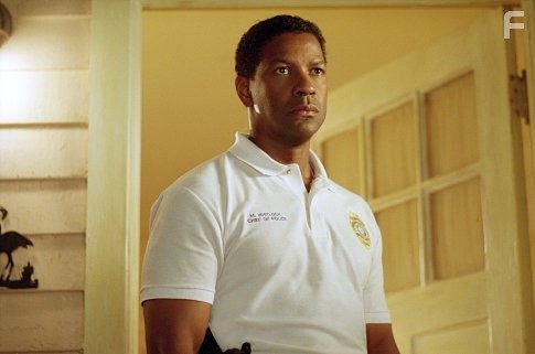 Denzel Washington in Внe времени (2003)