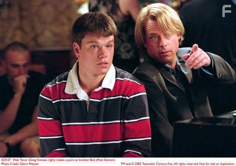 Matt Damon and Greg Kinnear in Застрял в тебе (2003)