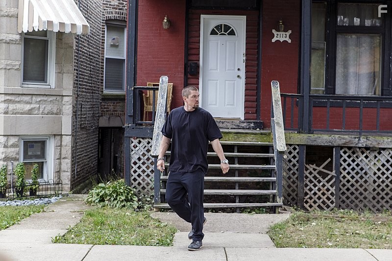 Steve Howey in Бесстыдники (2011)