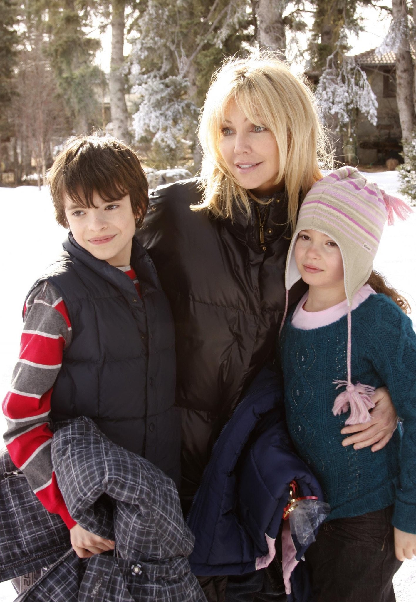 Heather Locklear, Jamie Bloch, and Sam Duke in Флирт с сорокалетней (2008)