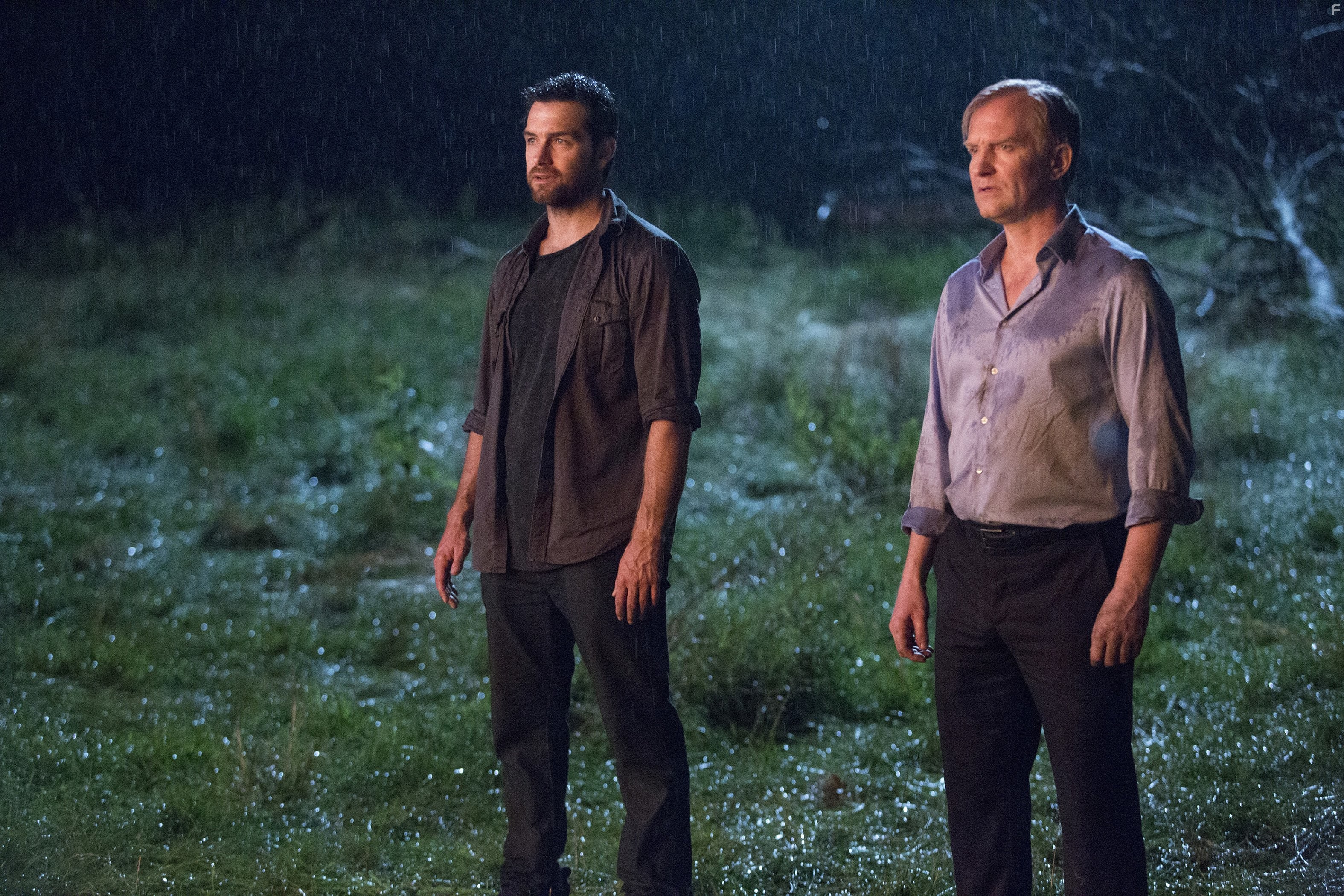 Ulrich Thomsen and Antony Starr in Банши (2013)