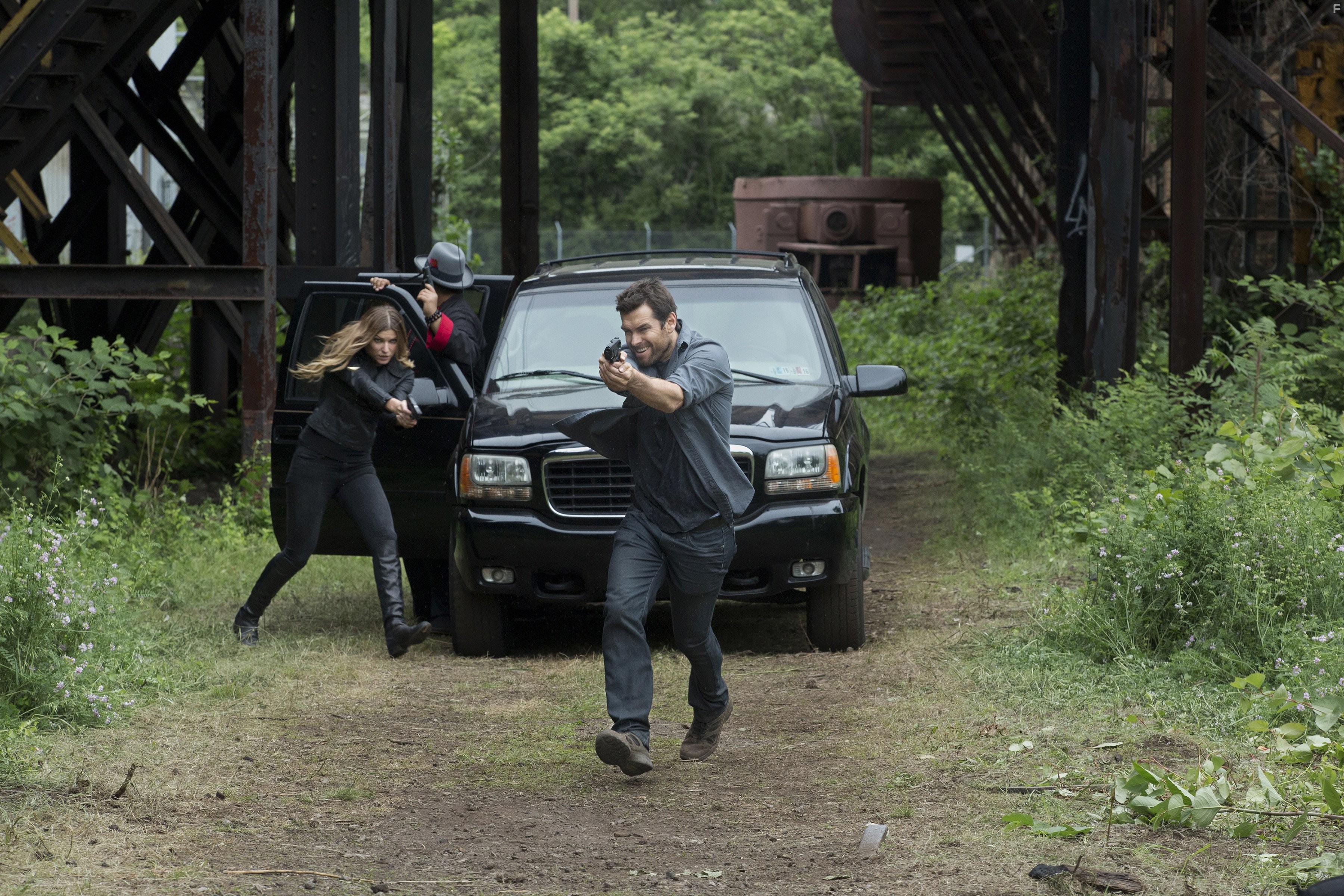 Ivana Milicevic, Antony Starr, and Eddie Cooper in Банши (2013)