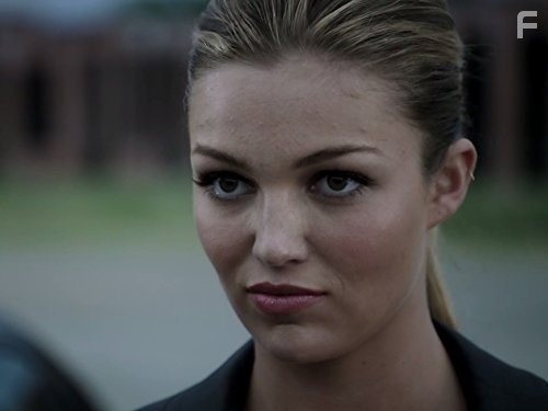 Lili Simmons in Банши (2013)