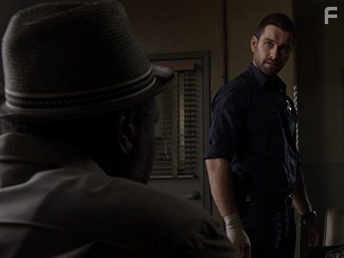 Frankie Faison and Antony Starr in Банши (2013)