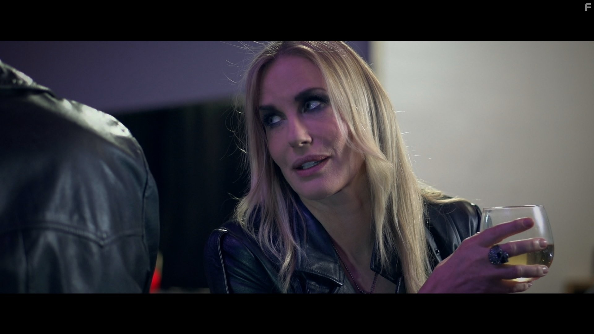 Daryl Hannah in Торговля кожей (2015)