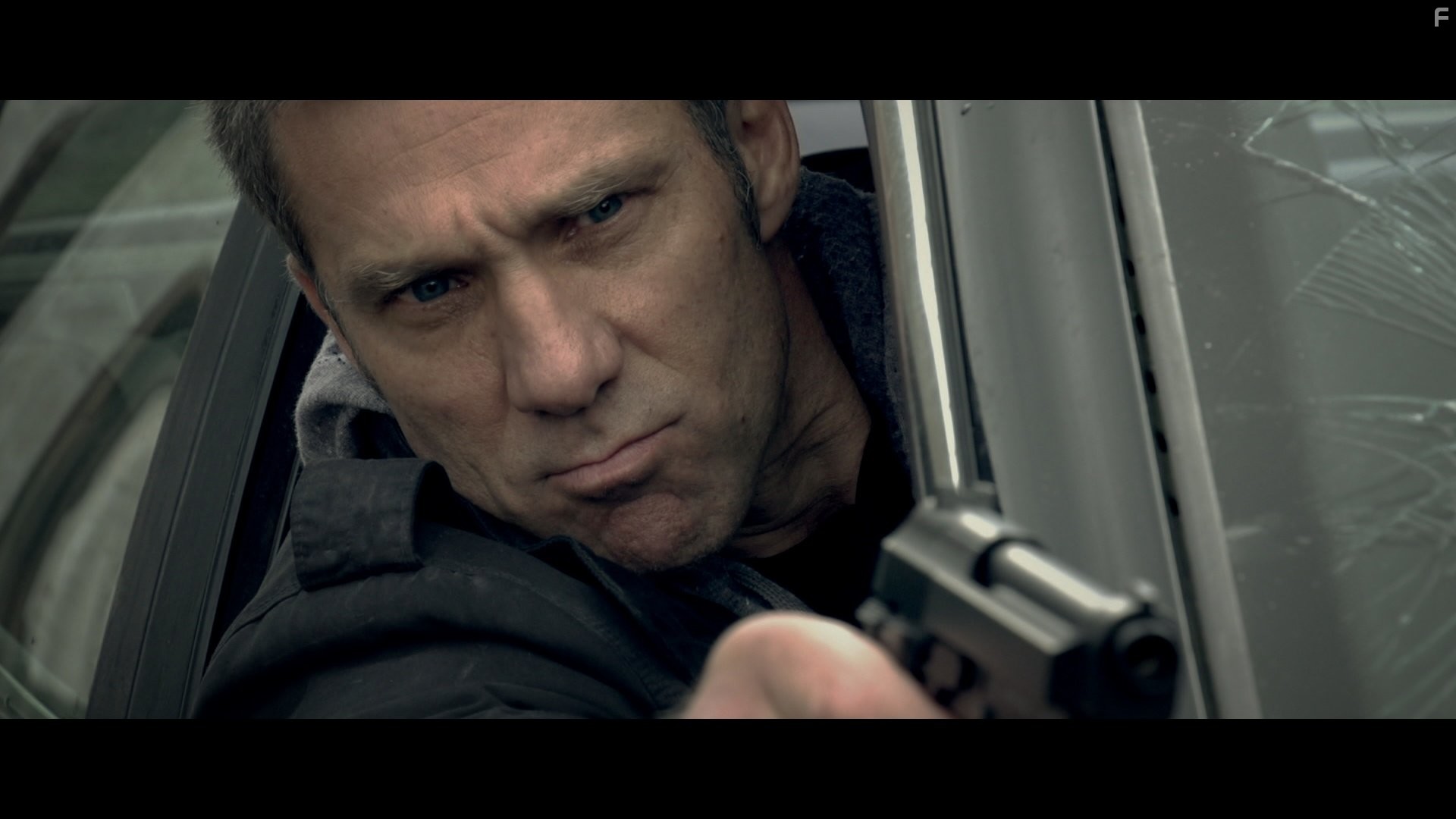 Gary Daniels in Торговля кожей (2015)