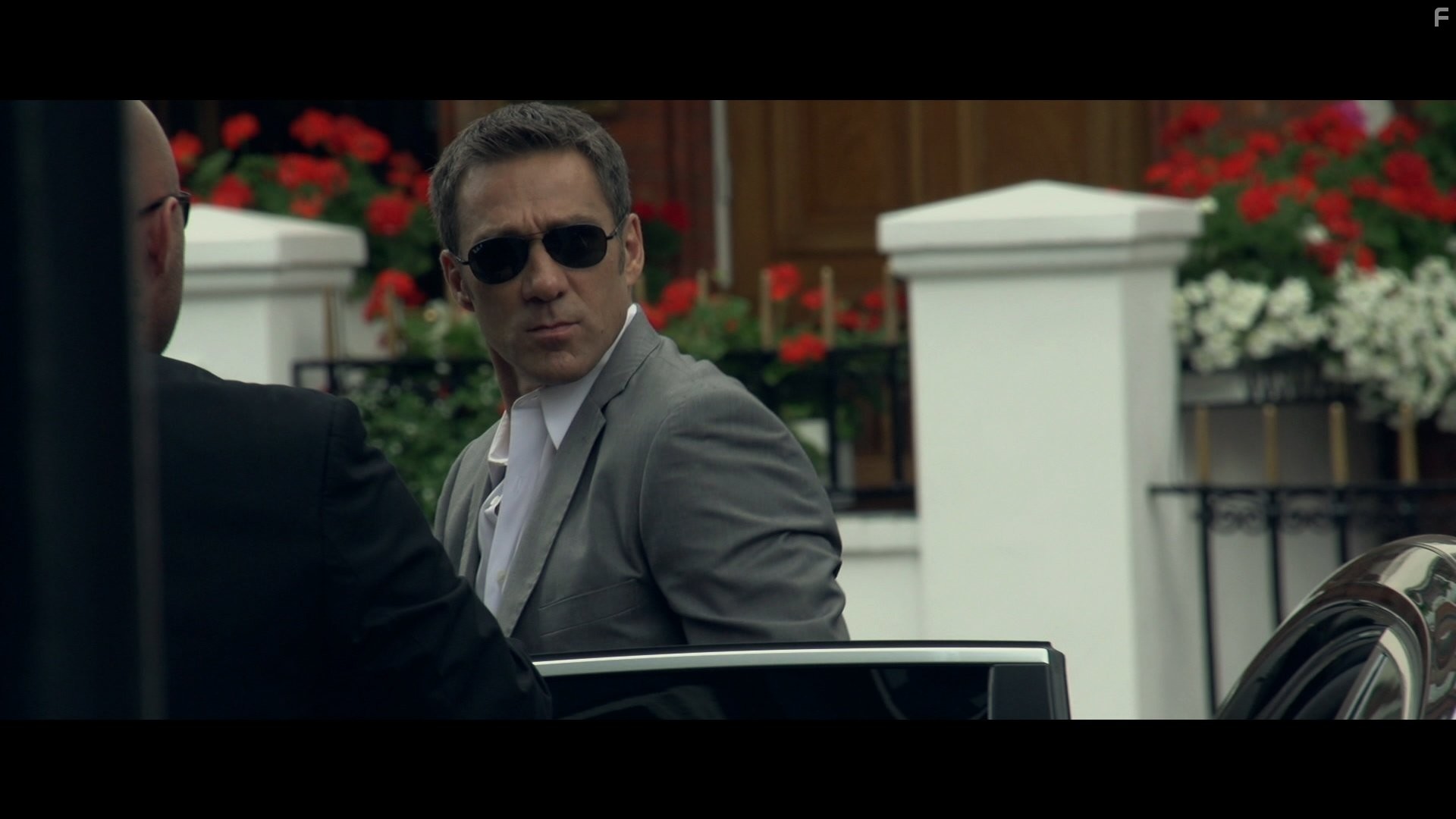 Gary Daniels in Торговля кожей (2015)