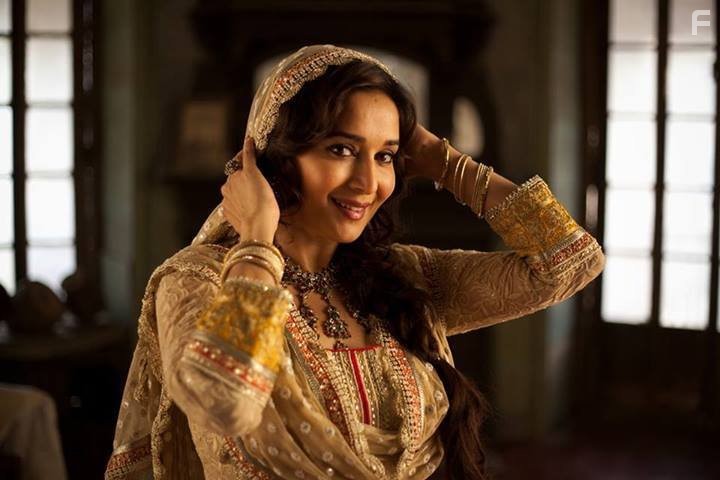 Madhuri Dixit in Семь этапов любви (2014)