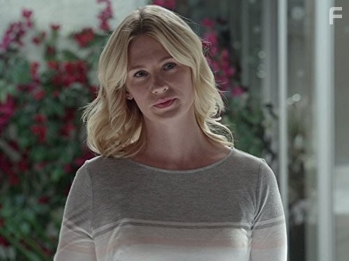 January Jones in Последний человек на Земле (2015)