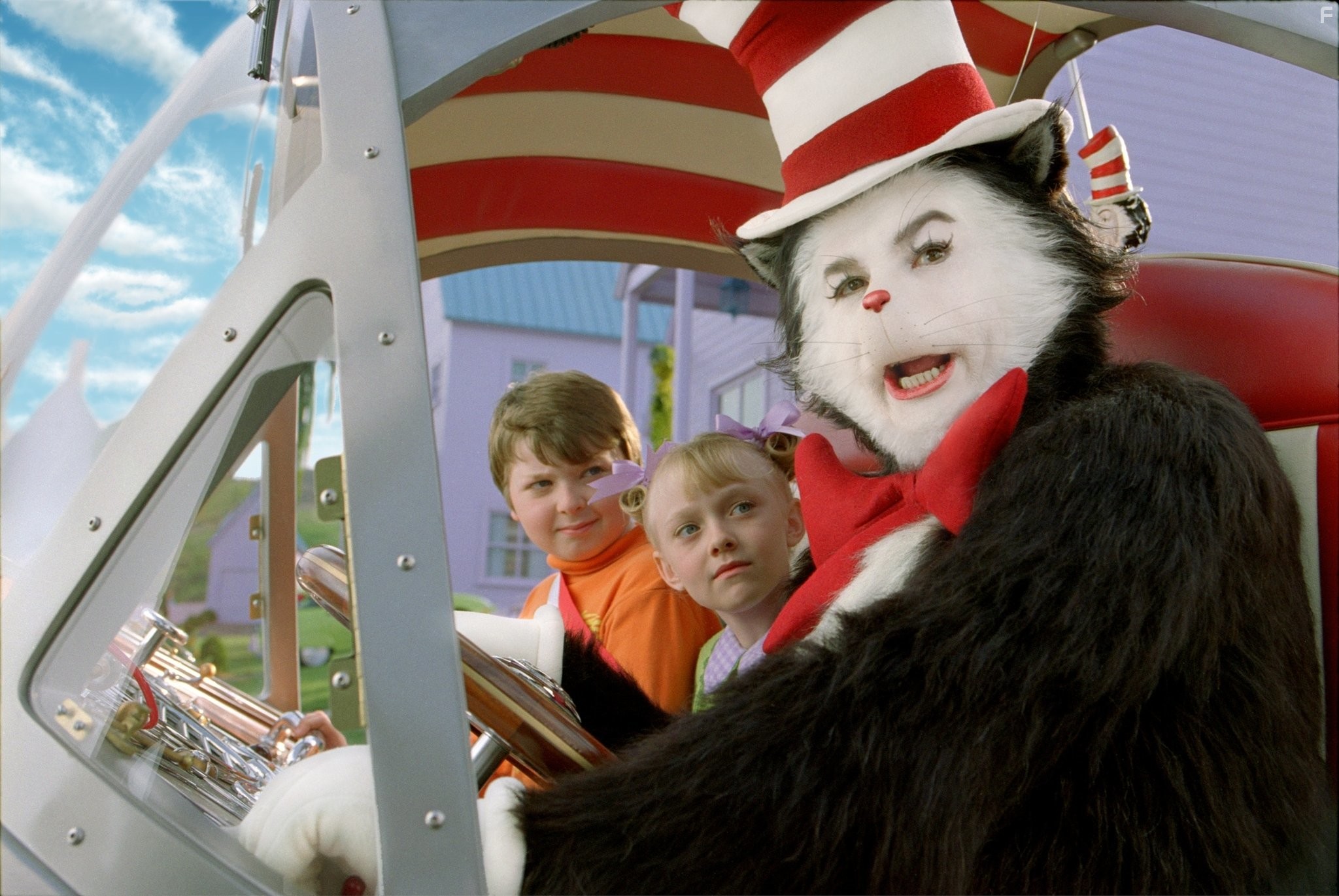 Mike Myers, Spencer Breslin, and Dakota Fanning in Кот (2003)
