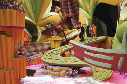 Mike Myers, Spencer Breslin, and Dakota Fanning in Кот (2003)