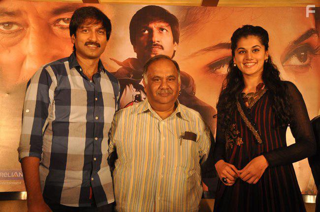 Tottempudi Gopichand and Tapsee Pannu at an event for Sahasam (2013)
