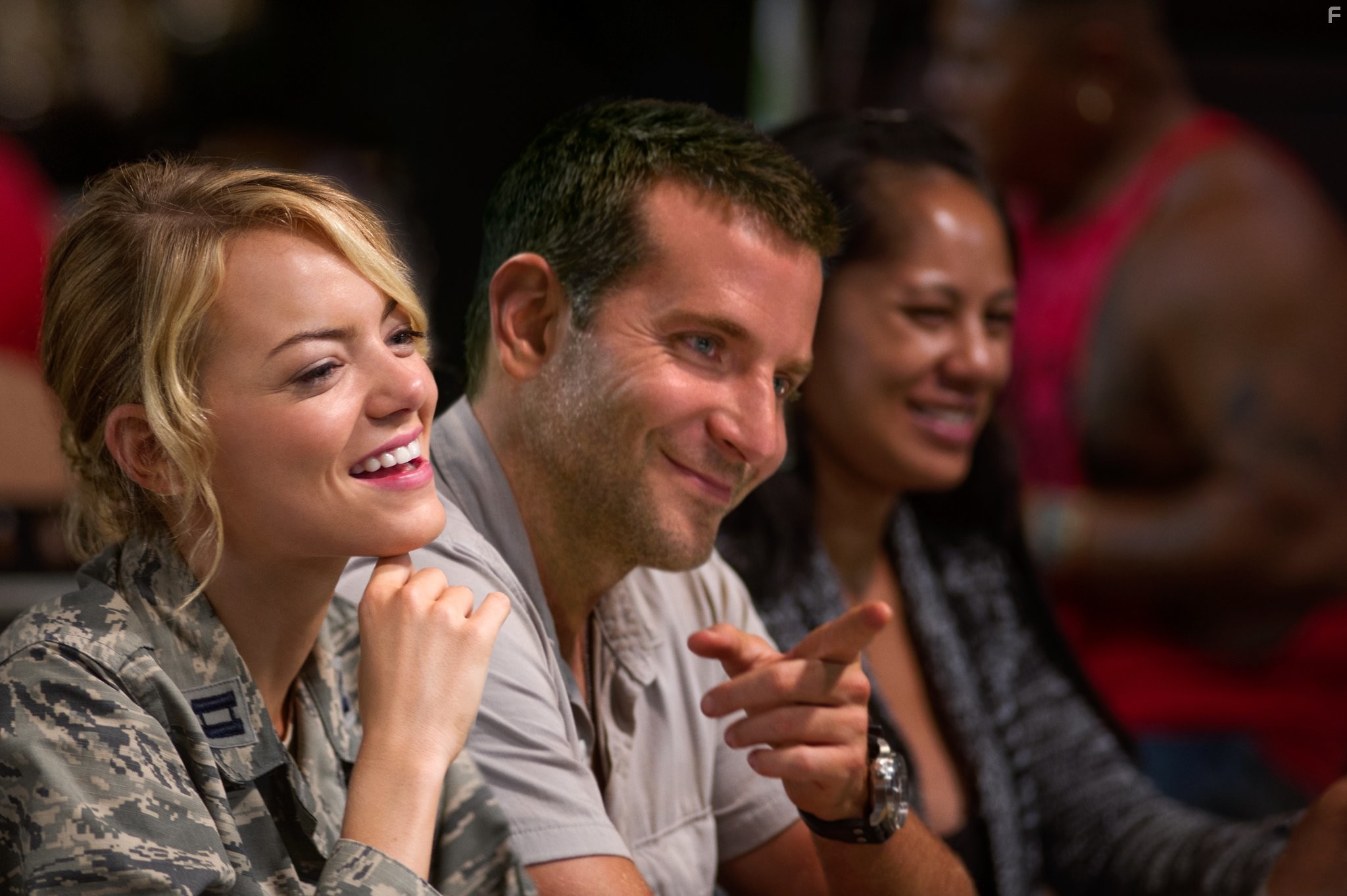 Bradley Cooper and Emma Stone in Алоха (2015)