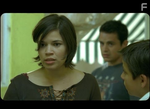 America Ferrera, Adrian Alonso, and Jesse Garcia in Под одной луной (2007)