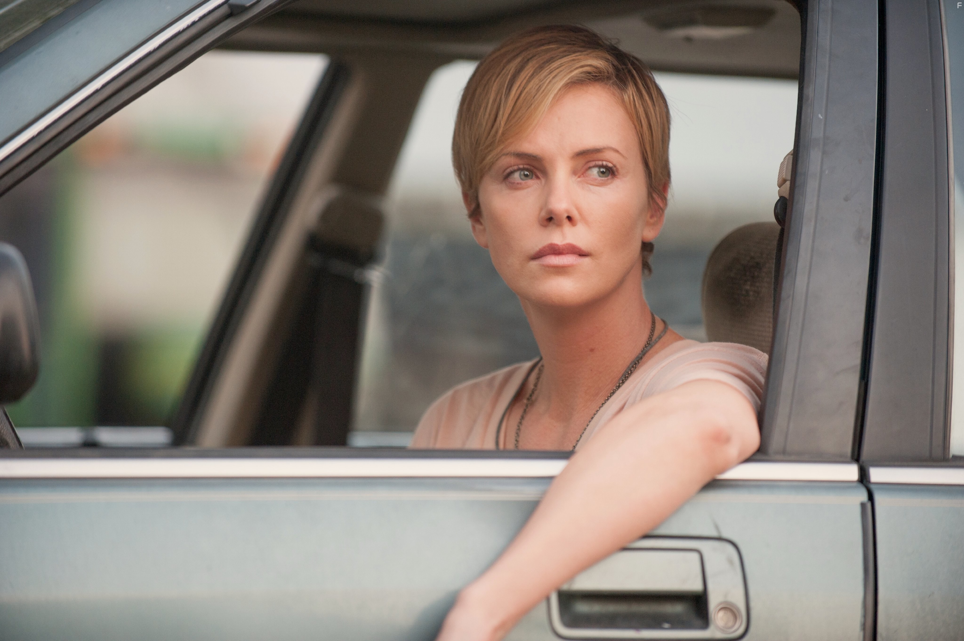 Charlize Theron in Тёмные тайны (2015)