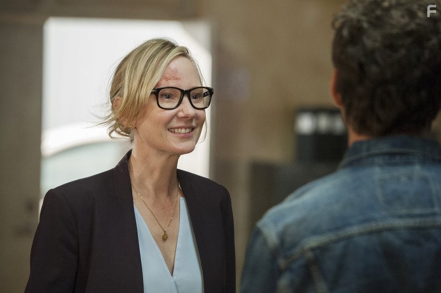 Anne Heche in Раскопки (2015)