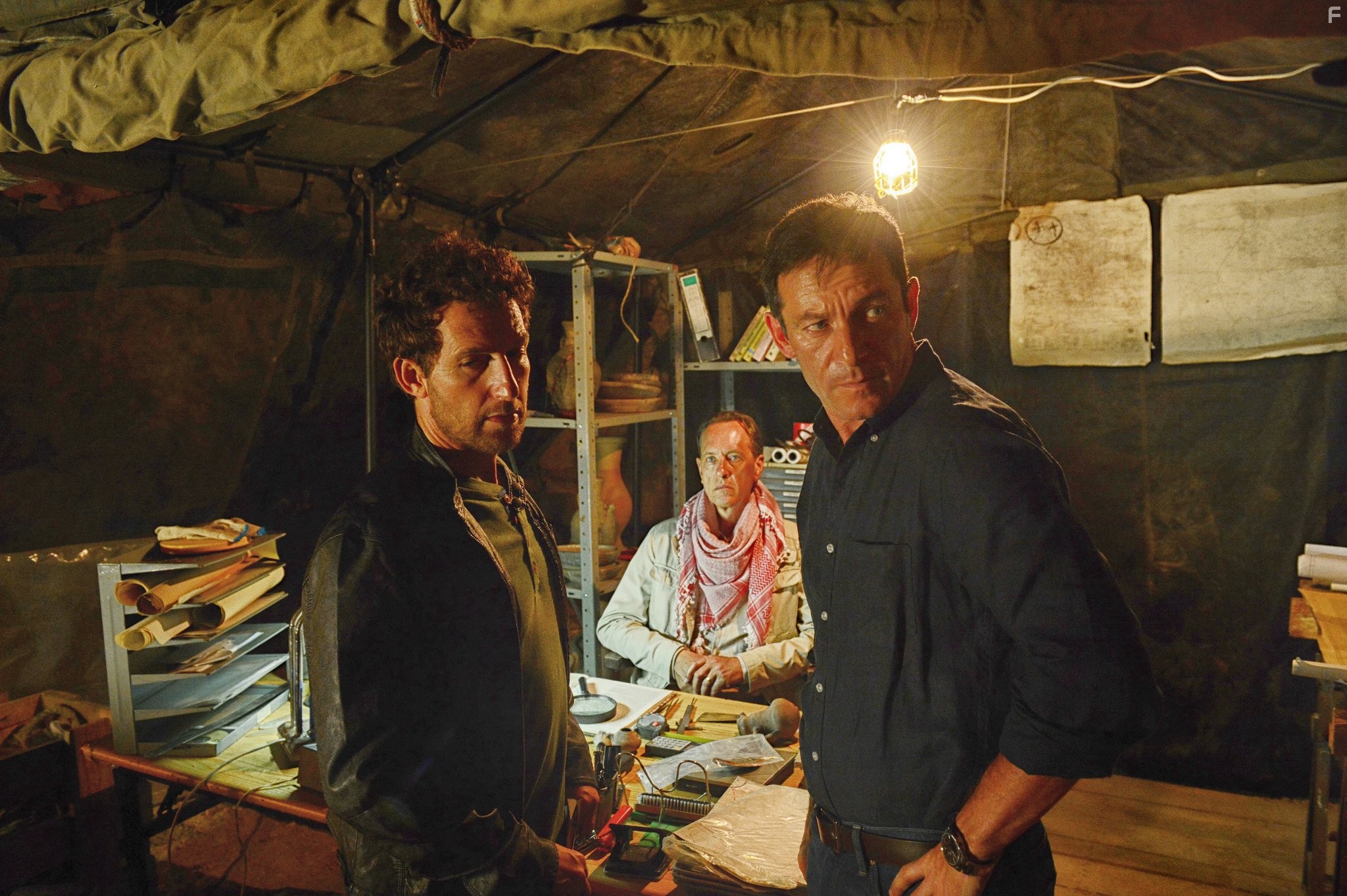 Richard E. Grant, Jason Isaacs, and Ori Pfeffer in Раскопки (2015)