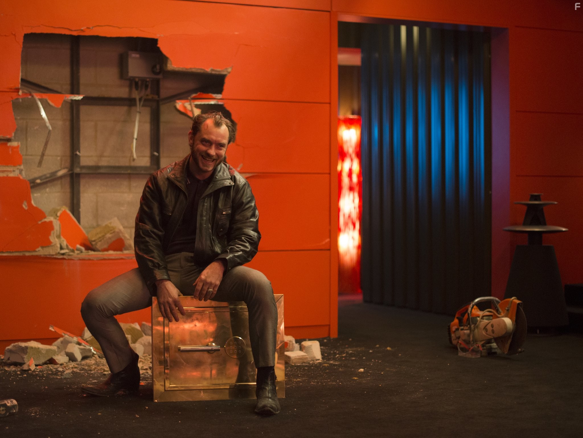 Jude Law in Дом Хемингуэй (2013)