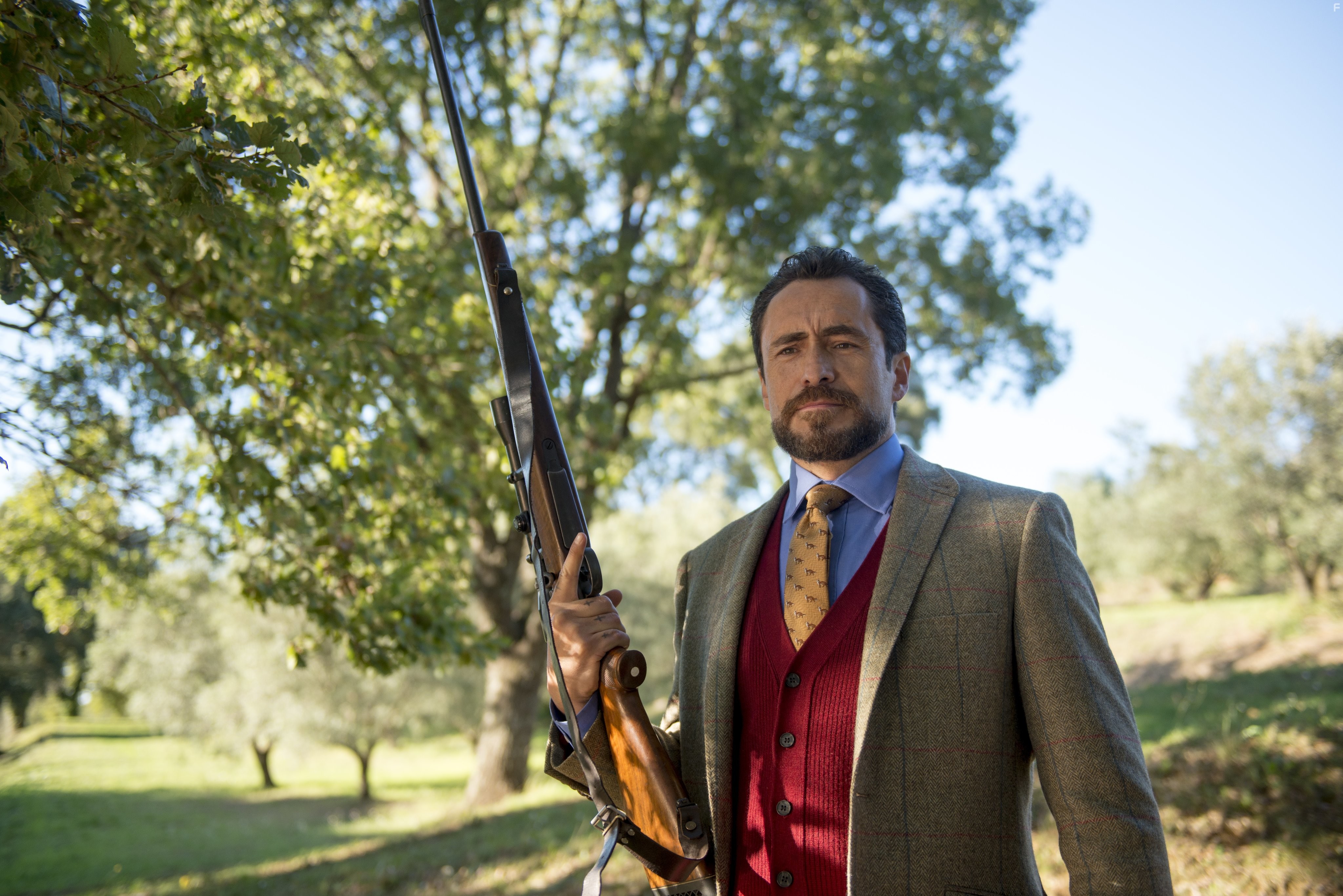 Demi?n Bichir in Дом Хемингуэй (2013)