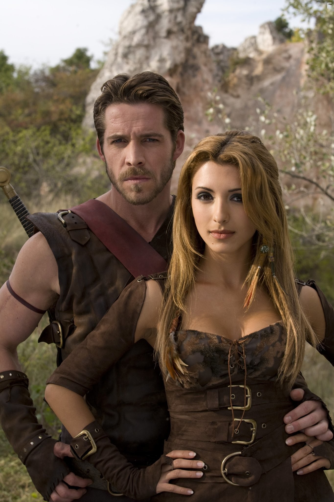 Sean Maguire and India de Beaufort in Крод Мандун и Огненный меч (2009)