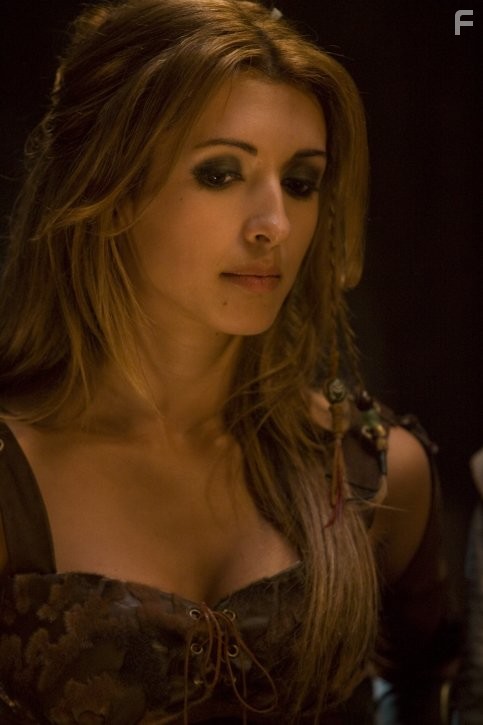 India de Beaufort in Крод Мандун и Огненный меч (2009)