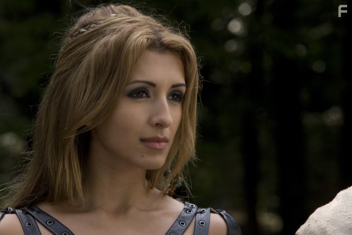 India de Beaufort in Крод Мандун и Огненный меч (2009)