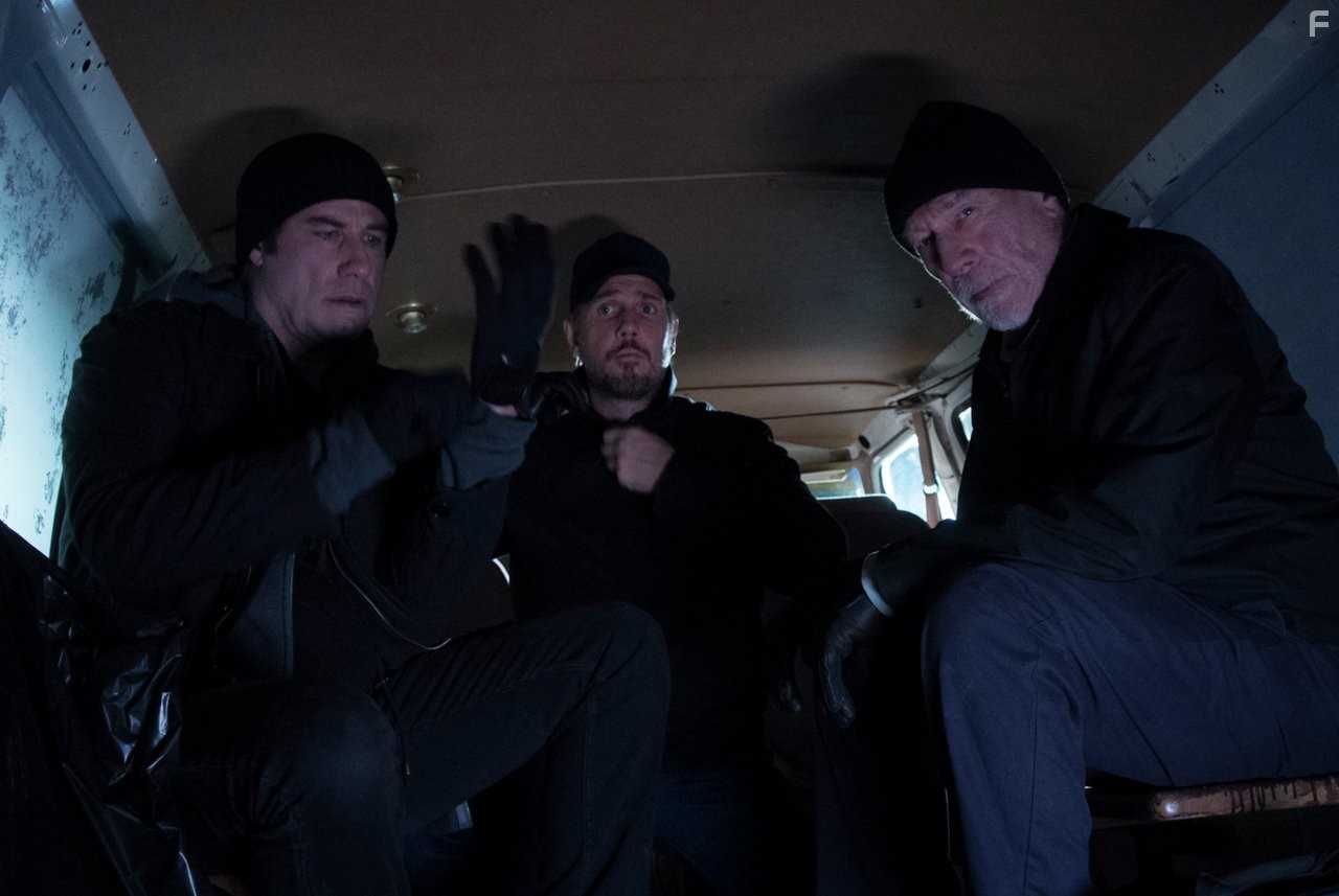 John Travolta, Christopher Plummer, and Travis Aaron Wade in Фальсификатор (2014)