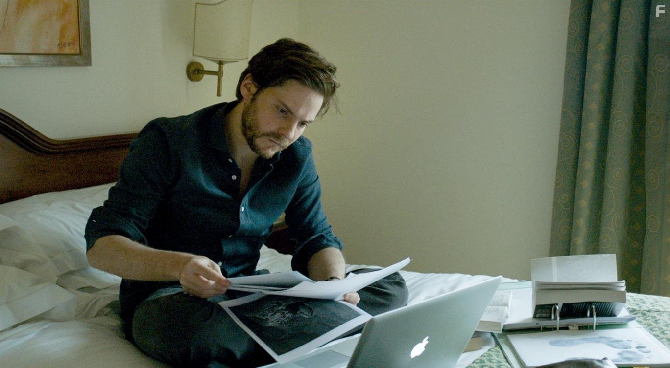 Daniel Br?hl in Ангельское личико (2014)