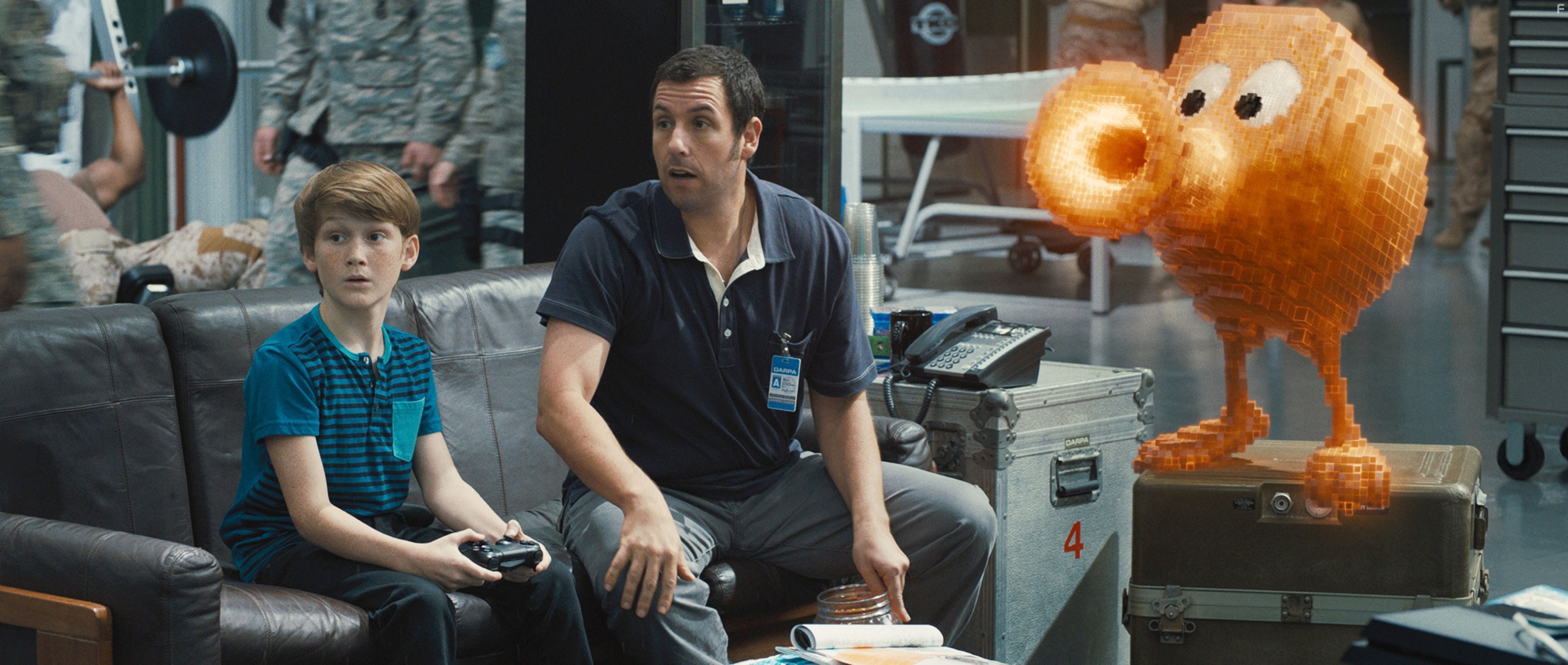 Adam Sandler and Matt Lintz in Пиксели (2015)