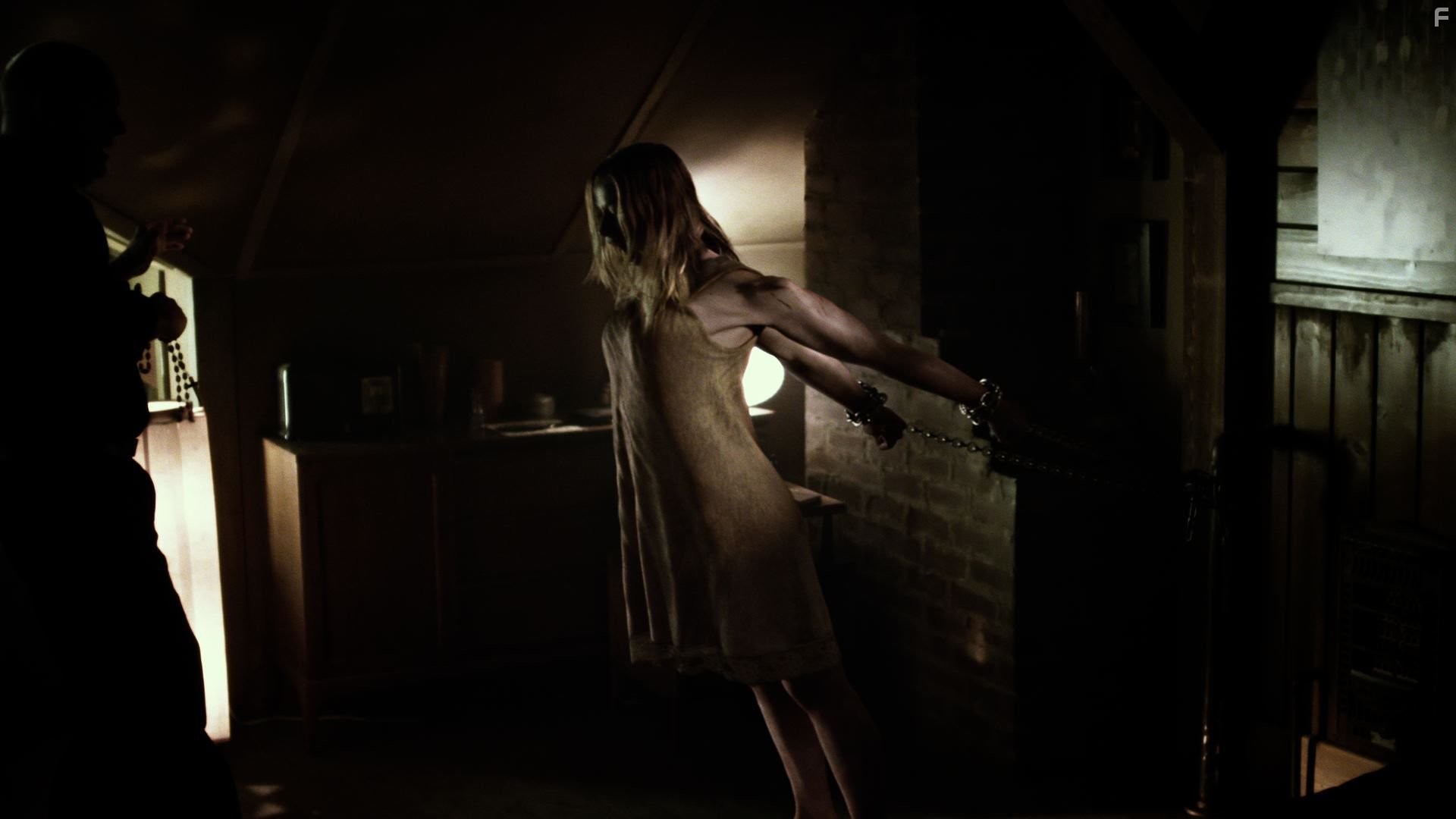 Olivia Taylor Dudley in Ватиканские записи (2015)