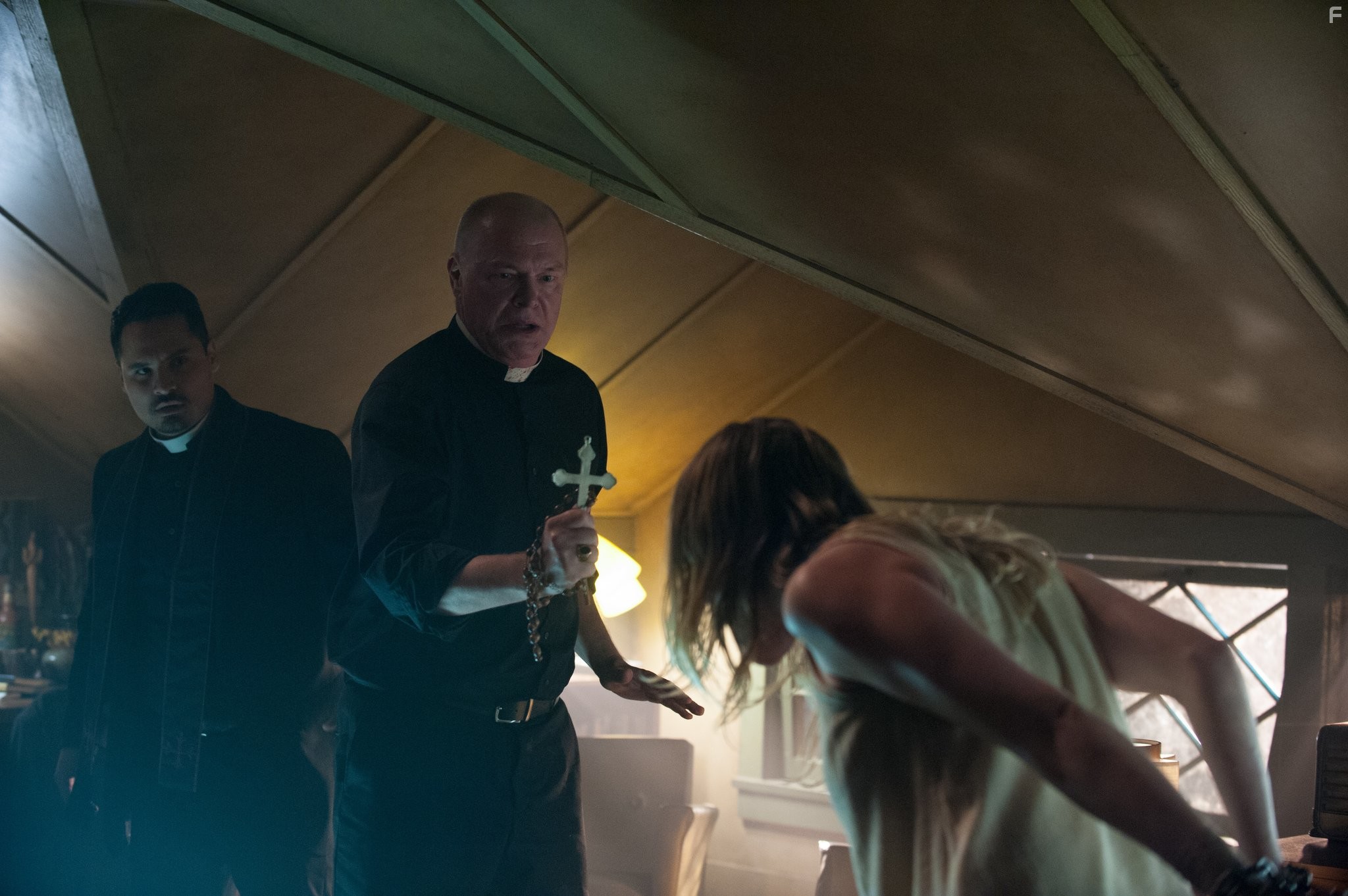 Peter Andersson, Michael Pe?a, and Olivia Taylor Dudley in Ватиканские записи (2015)