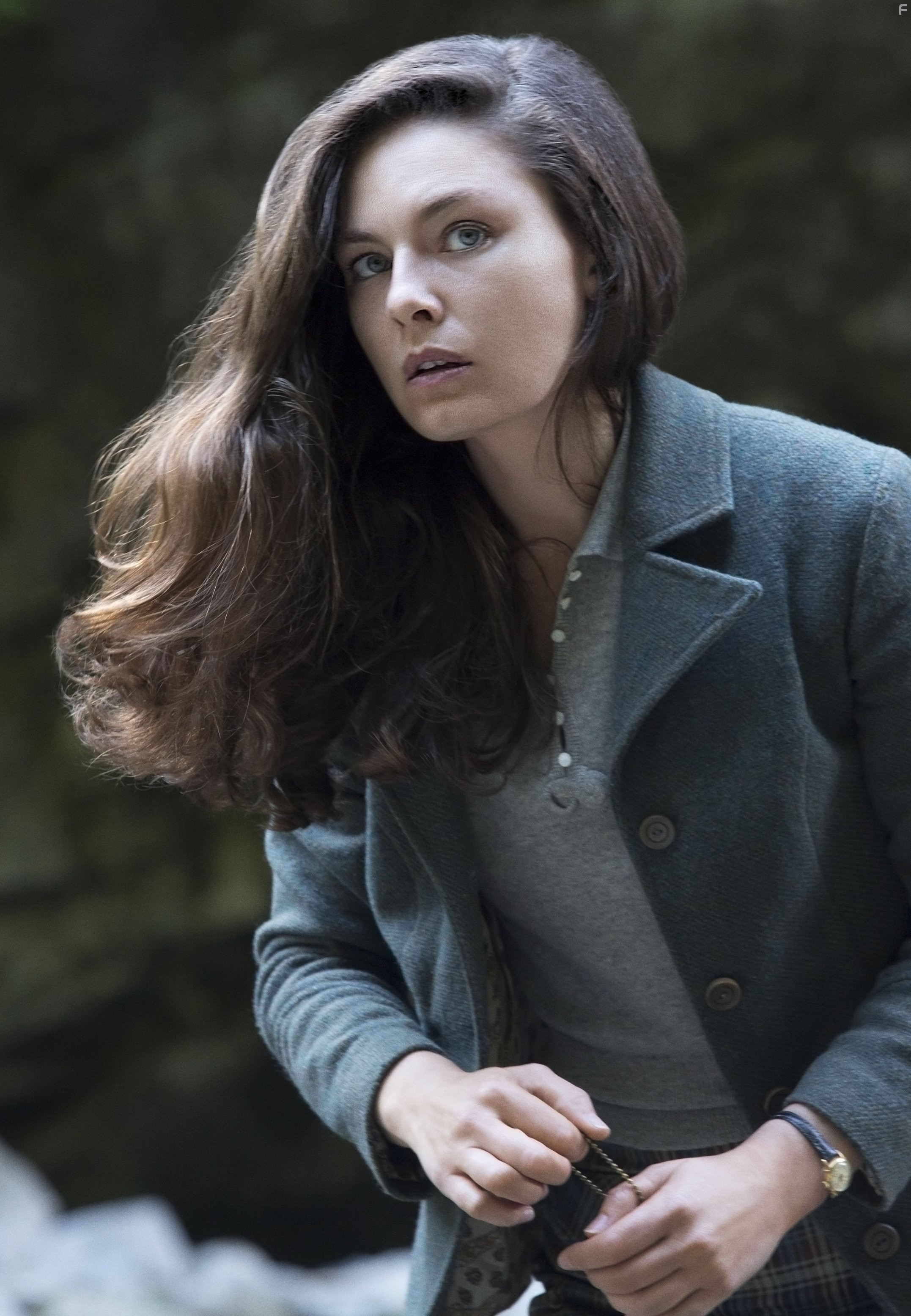 Alexa Davalos in Человек в высоком замке (2015)