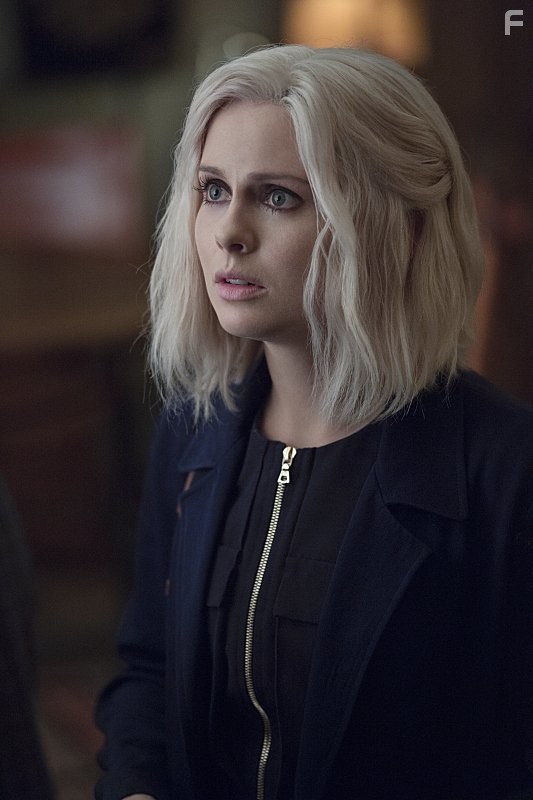 Rose McIver in Я - зомби (2015)