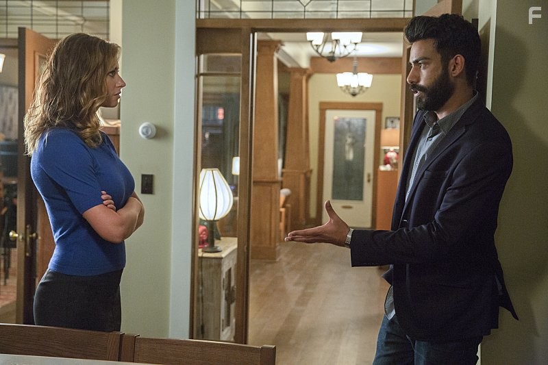 Aly Michalka and Rahul Kohli in Я - зомби (2015)