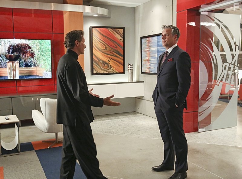 Steven Weber and David Starzyk in Я - зомби (2015)