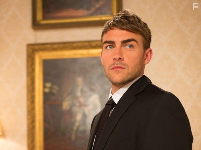 Tom Austen in Члены королевской семьи (2015)