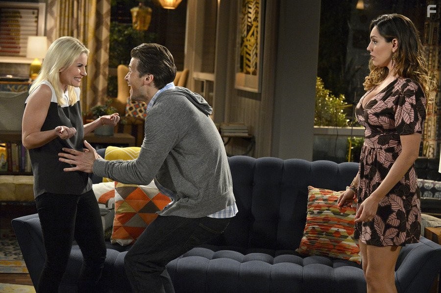 Kelly Brook, Elisha Cuthbert, and Nick Zano in Одно большое счастье (2015)