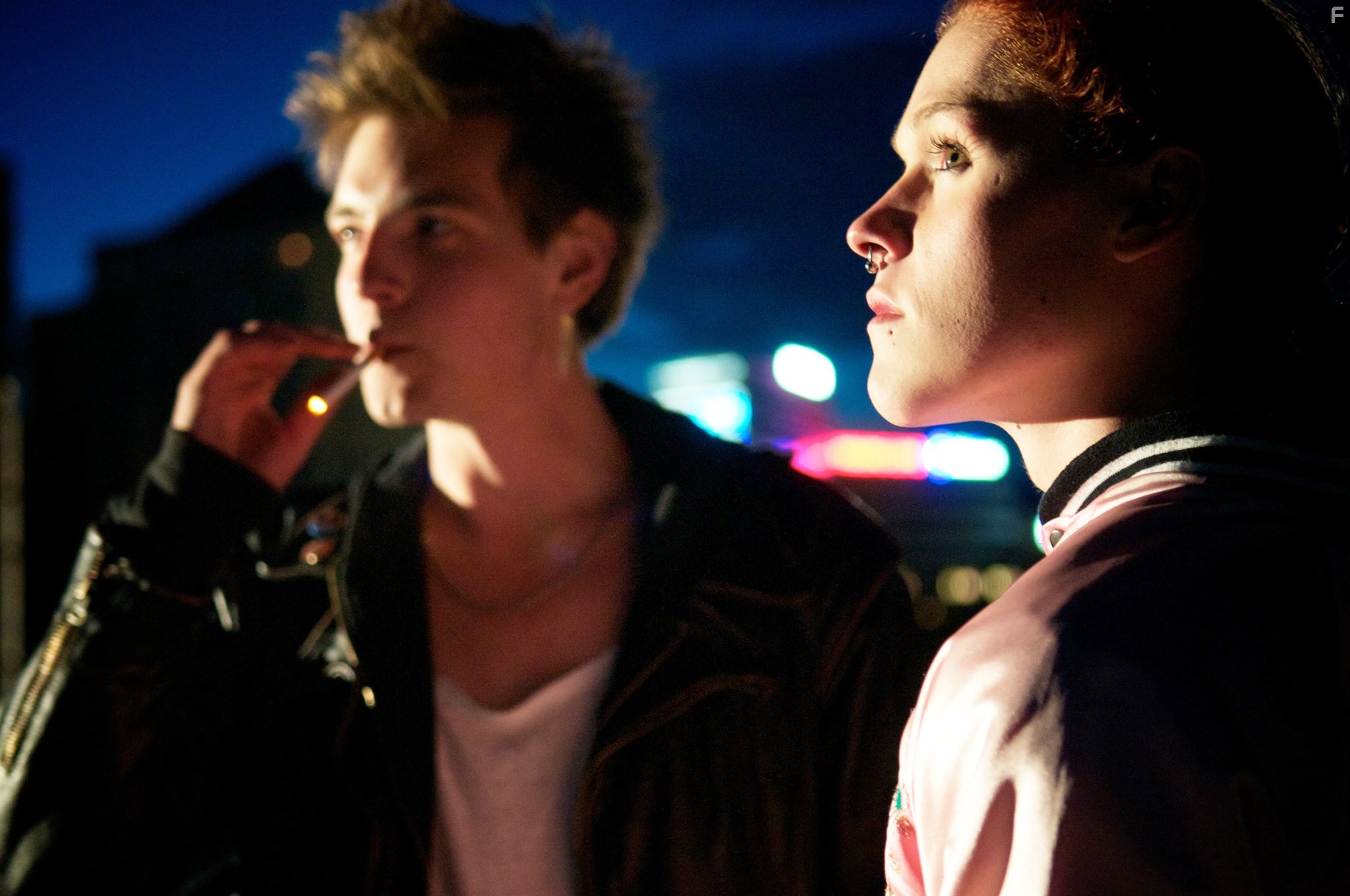 Iggy Malmborg and Saga Becker in N?nting m?ste g? s?nder (2014)