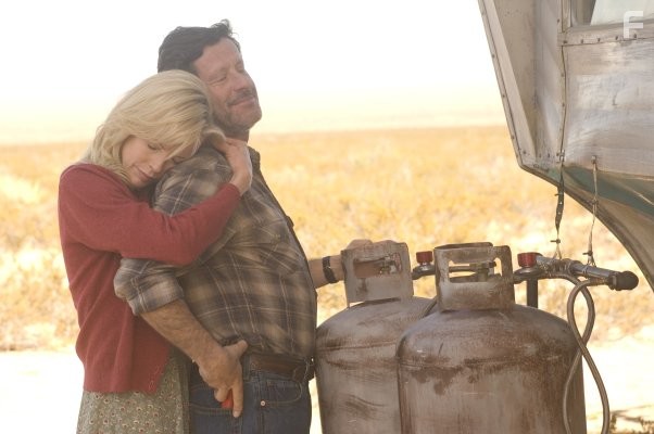 Kim Basinger and Joaquim de Almeida in Пылающая равнина (2008)